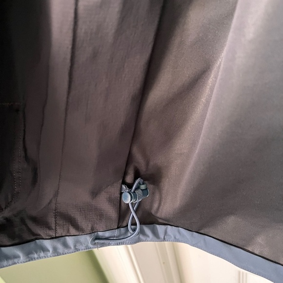 Mens Lululemon Outpour Shell Rain Jacket Medium - Picture 4 of 13